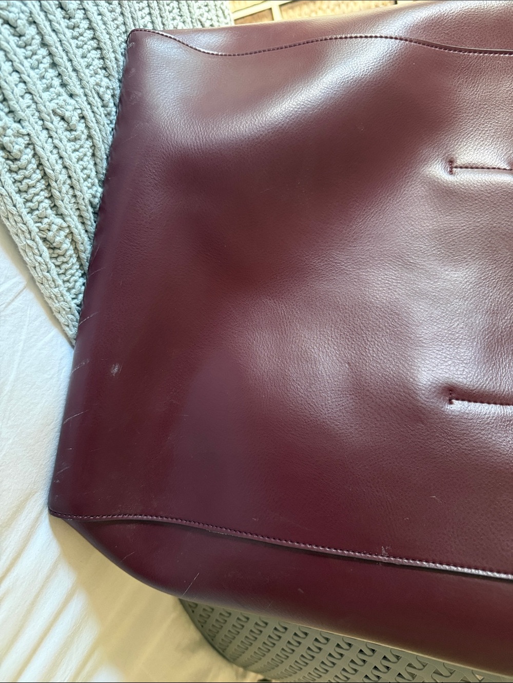 Women’s Leather Tote Bag in Deep Burgundy - Picture 8 of 8